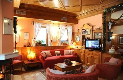 Hotel Garni Il Cirmolo Rocca Pietore 3*,