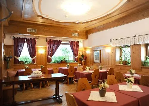 ***  Hotel Garni Il Cirmolo Rocca Pietore Italië