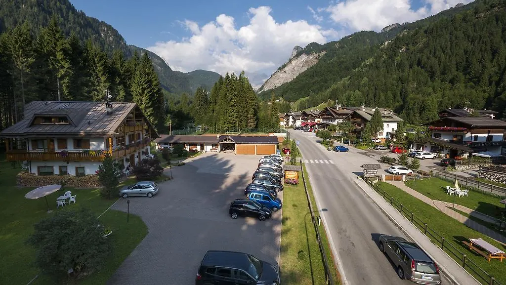 Hotel Garni Il Cirmolo Rocca Pietore 3*,  Włochy