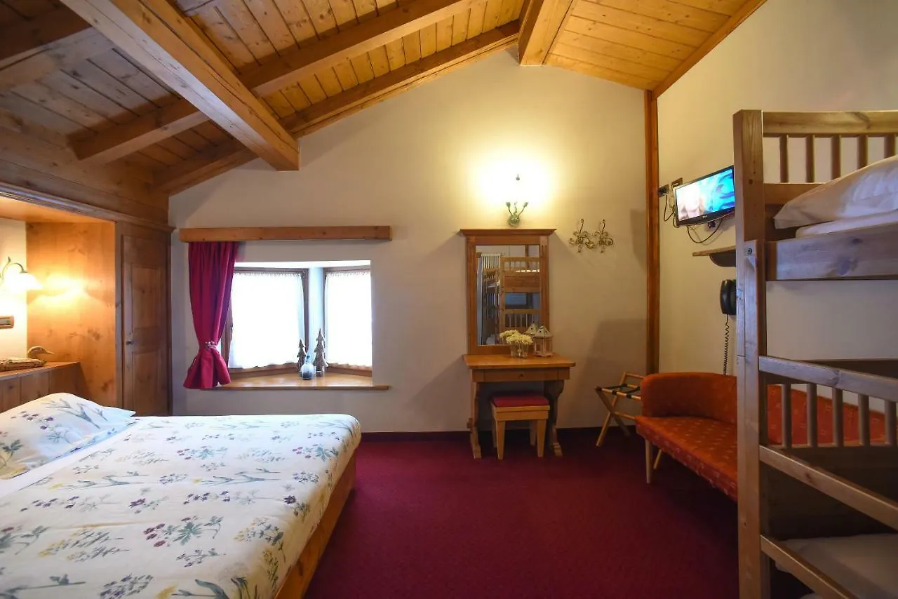 Hotel Garni Il Cirmolo Rocca Pietore 3*,
